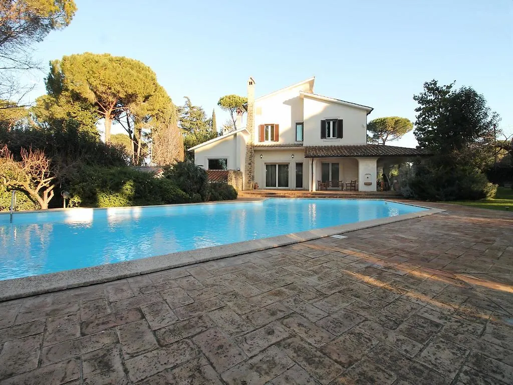 Fratelli Maristi Villa 0*, Rome Italy